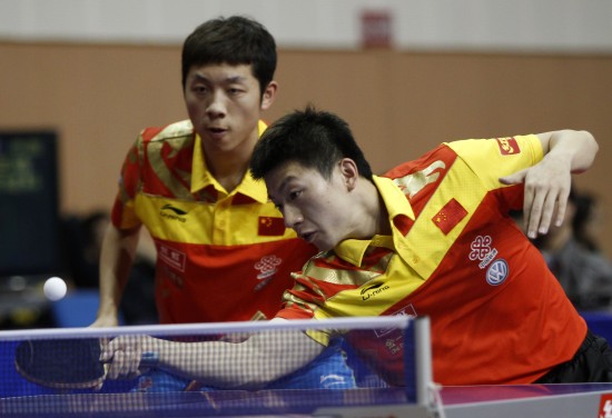 在他身后 在他身后